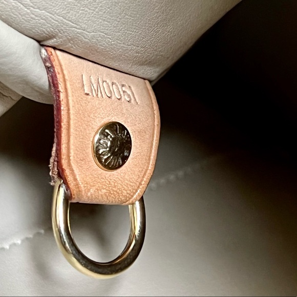 Louis Vuitton • 2pc Set Authentic Yellow Vernis Houston Bag and Trifold Wallet - Picture 10 of 16